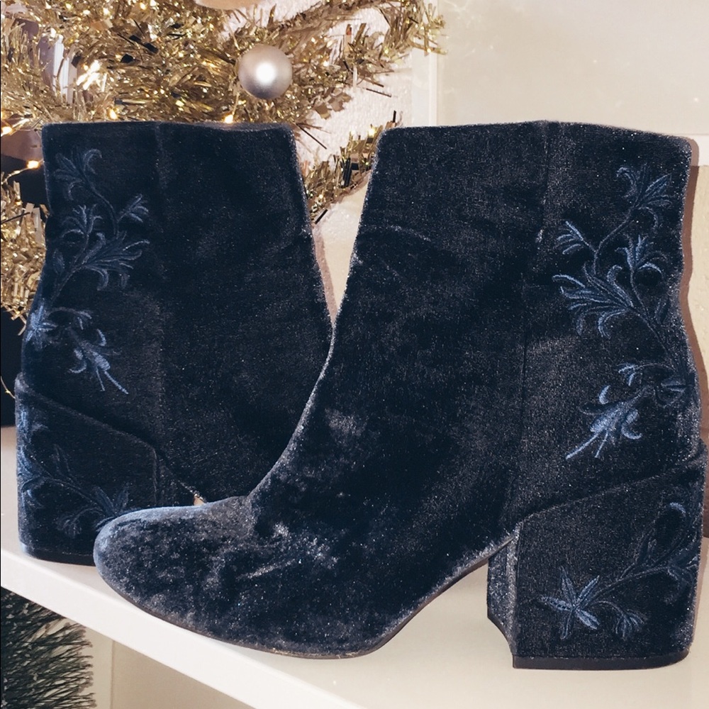 Blue velvet block heel booties!